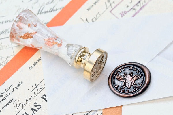 Bee Latin Motto Wax Seal Stamp | S - Backtozero B20 - antique, bee, effort, honey, latin, latin motto, Message, Retro, Signature, signaturehandle, success