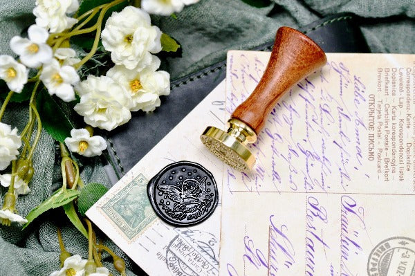 Cherub Thinking Wax Seal Stamp - Backtozero B20 - angel, black, cherub, cupid, dup-review-publication, latin motto, Love, Message, romantic, Signature, signaturehandle, silver highlight, valentine