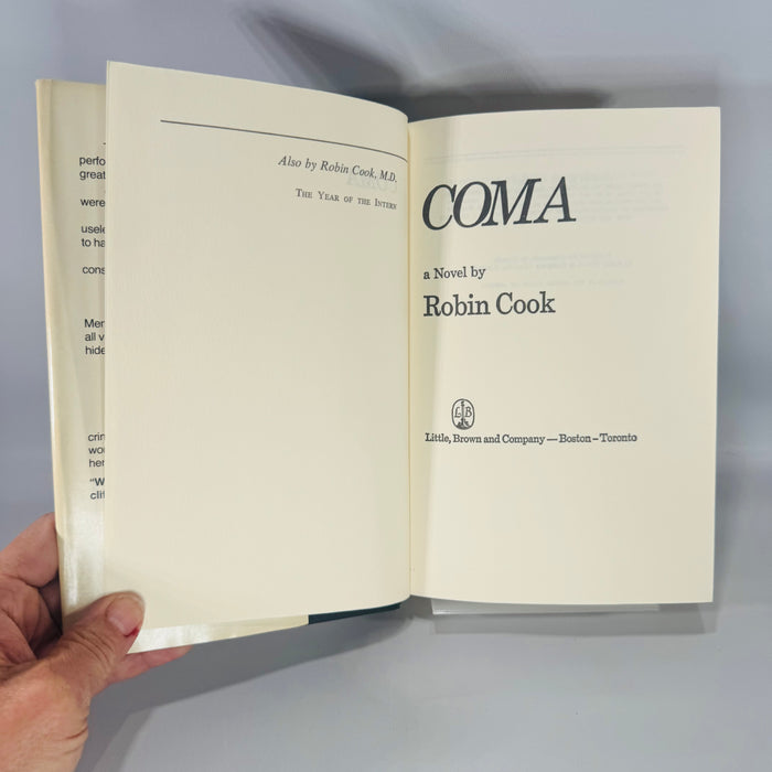 Coma by Robin Cook (1977)  | Book Club Edition | Medical Thriller
