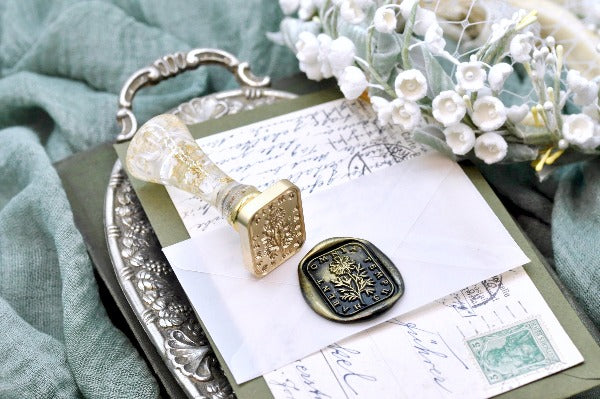Daisy Latin Motto Wax Seal Stamp - Backtozero B20 - antique, Botanical, daisy, Flower, latin, latin motto, Message, Retro, rounded rectangle, Signature, signaturehandle, time