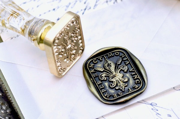 Fleur de Lis Latin Motto Wax Seal Stamp - Backtozero B20 - antique, conquer, latin, latin motto, Message, purity, Retro, rounded rectangle, Signature, signaturehandle