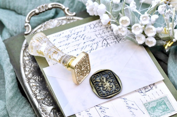 Fleur de Lis Latin Motto Wax Seal Stamp - Backtozero B20 - antique, conquer, latin, latin motto, Message, purity, Retro, rounded rectangle, Signature, signaturehandle