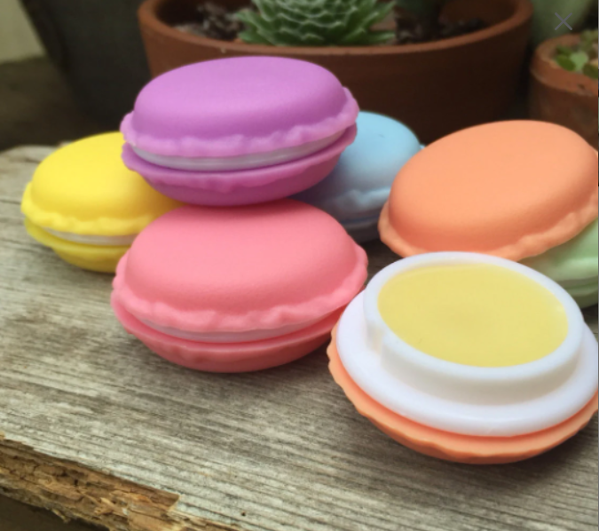 Maccaron Lip Balm Compact: Purple-Black Cherry