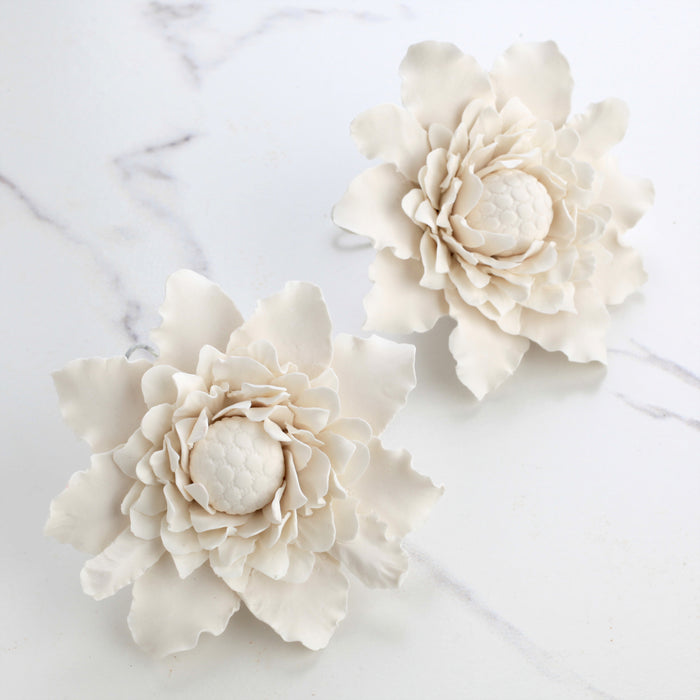 Sugar flower Dahlia handmade from gumpaste, perfect as cake toppers when decorating your own cakes. Fits on fondant and buttercream cakes.  Caljava cake decorations and bakerys supply.