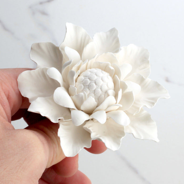 Gumpaste Dahlia Sugarflowers are perfect for cake decorating fondant wedding cakes & cupcakes. Handmade cake toppers from gumpaste/fondant. Wholesale sugarflower. Caljava Bakery Supplies