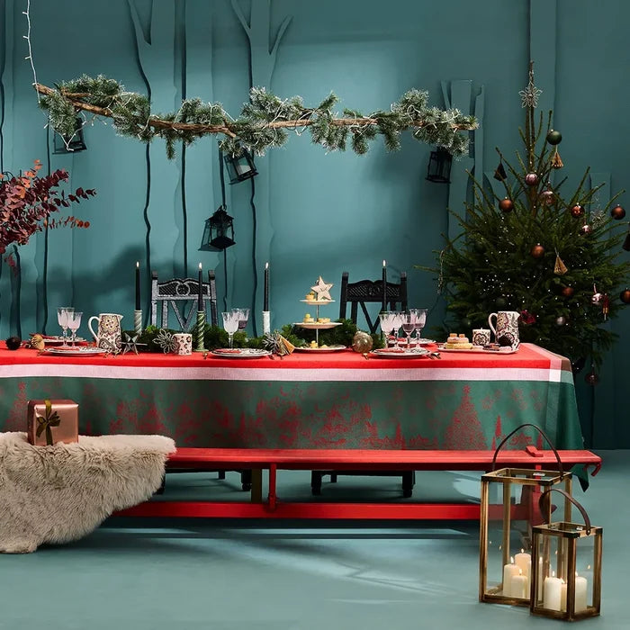 Noel Magique Houx Table Linens