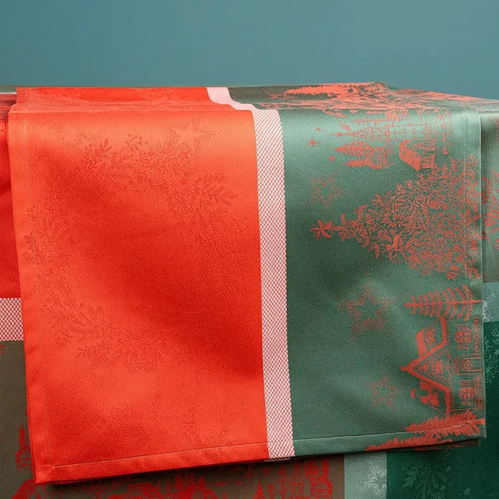 Noel Magique Houx Table Linens