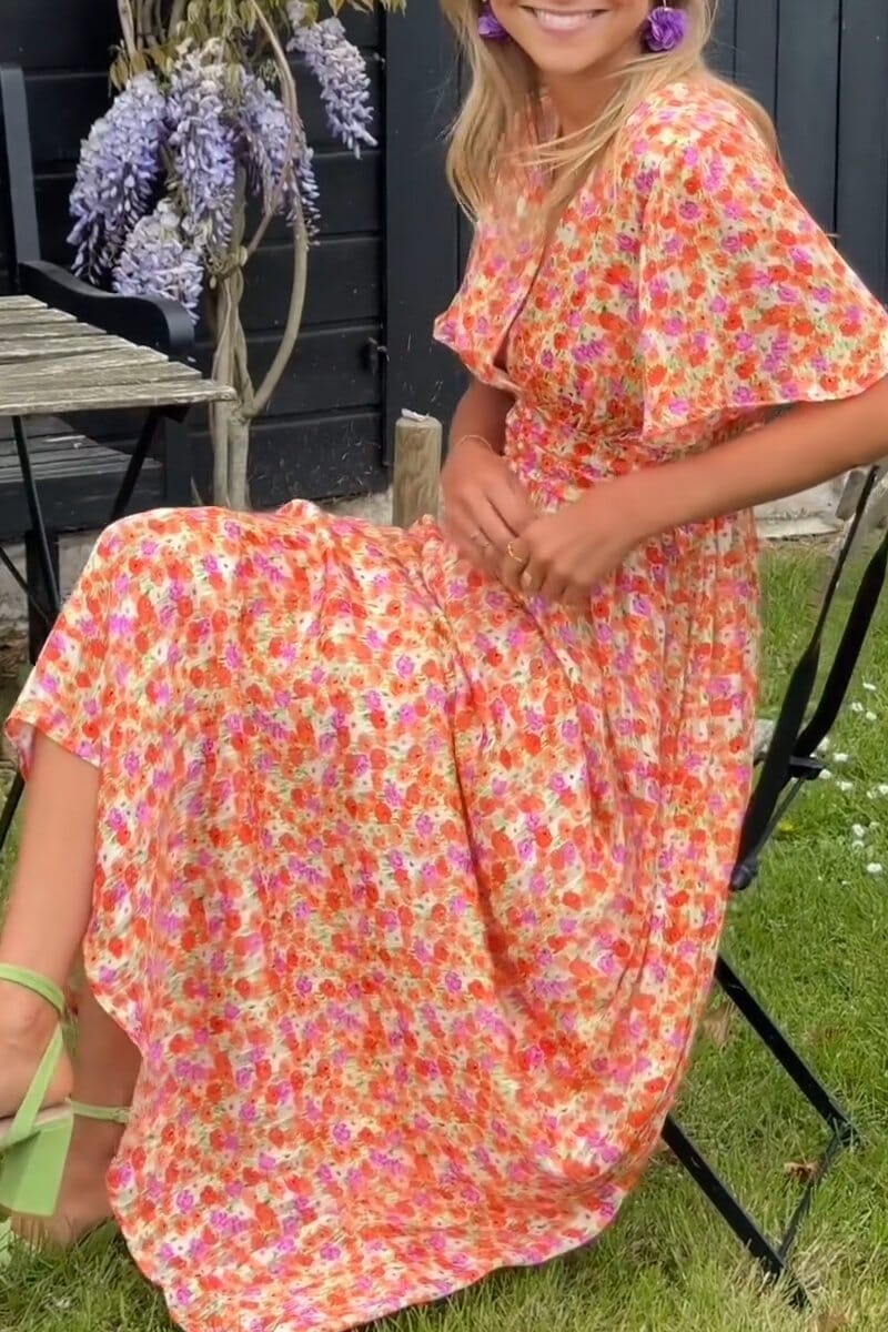 Serina – Maxi dress with V-neck and elegant flow