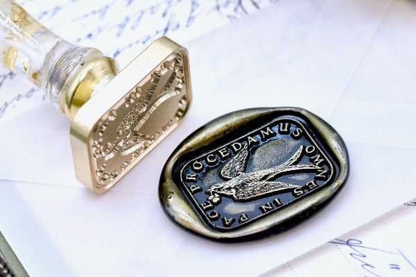 Swallow with Clover Latin Motto Wax Seal Stamp - Backtozero B20 - antique, bird, clover, latin, latin motto, Message, peace, positivity, Retro, rounded rectangle, Shamrock, Signature, signaturehandle