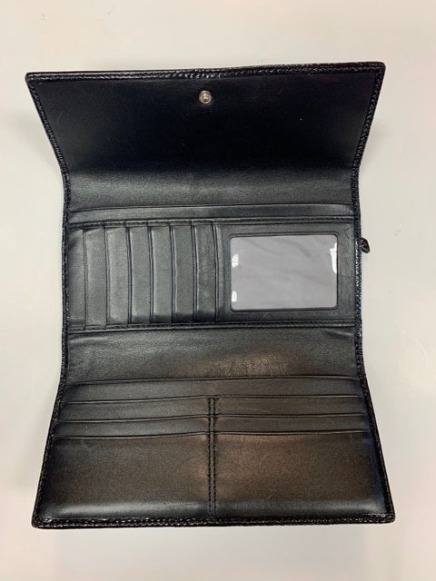 Wallet patent trim signature canvas