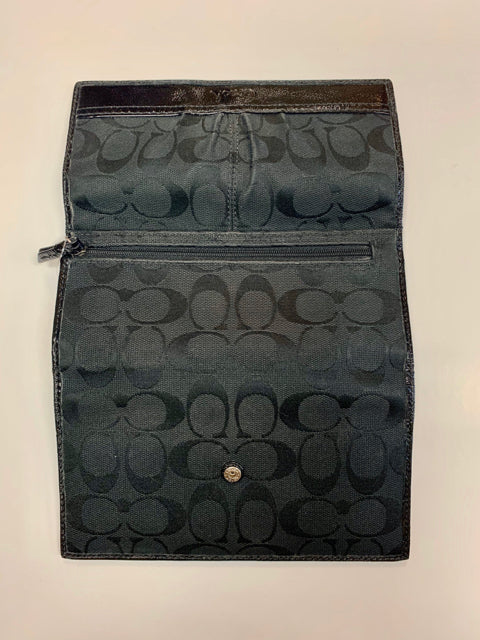 Wallet patent trim signature canvas